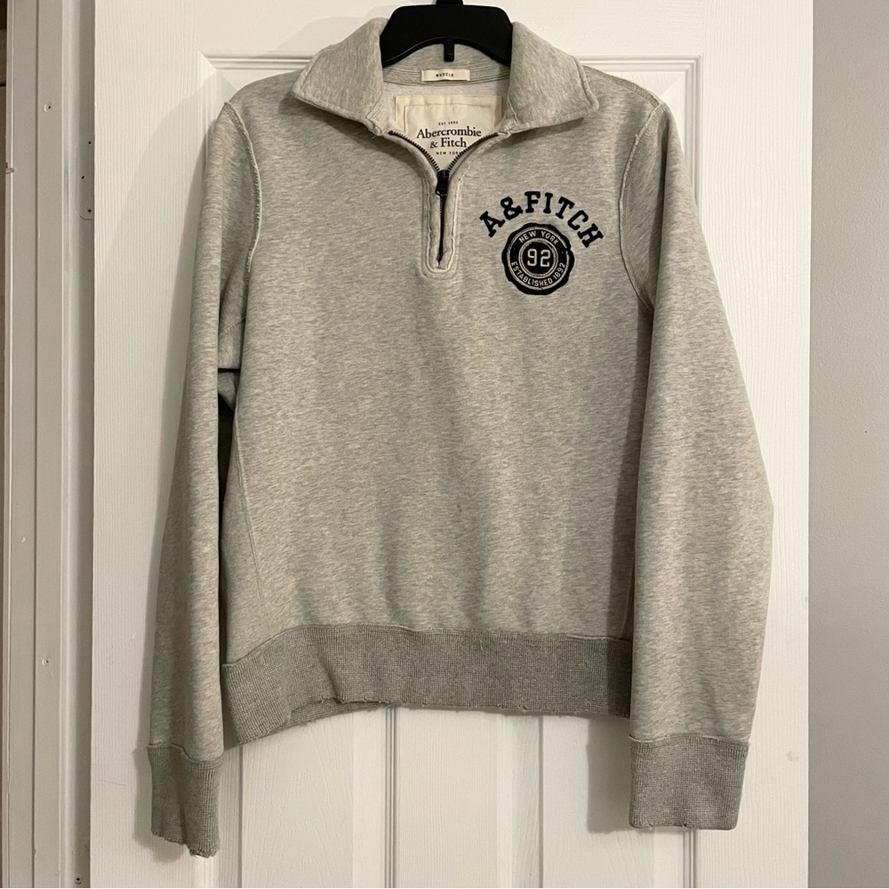Abercrombie & Fitch Gray Pullover Sweatshirt